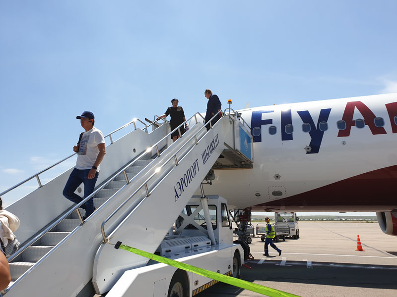Пассажиры первого бюджетного рейса оценили полет из Алматы в Шымкент