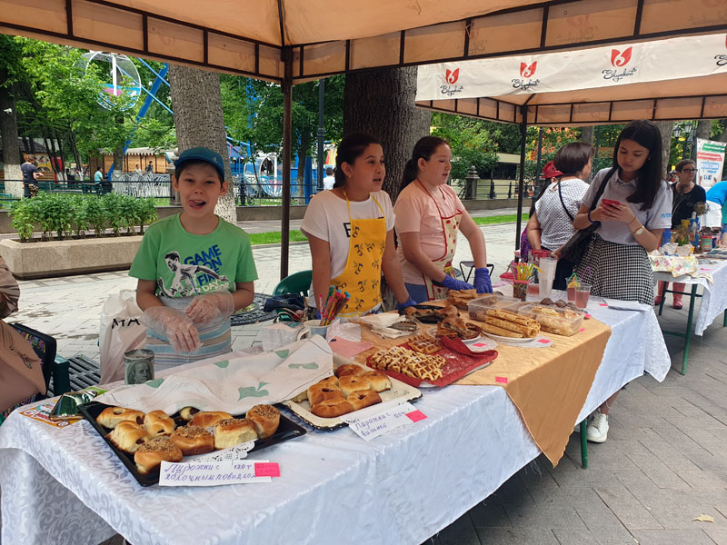 Более ста школьников Шымкента приняли участие в детской ярмарке
