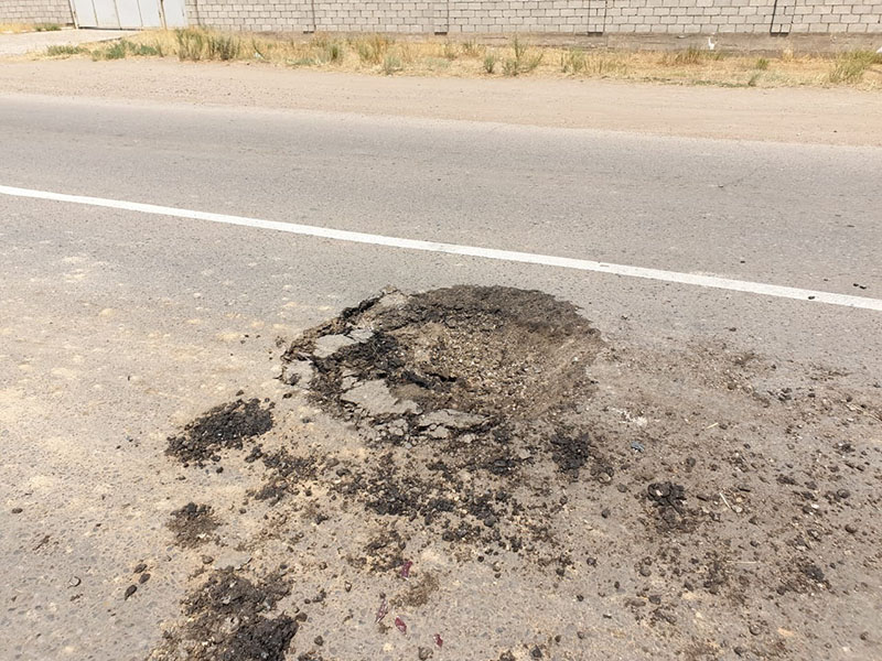 Артиллерийский снаряд упал по середине дороги в 20 км от места взрыва
