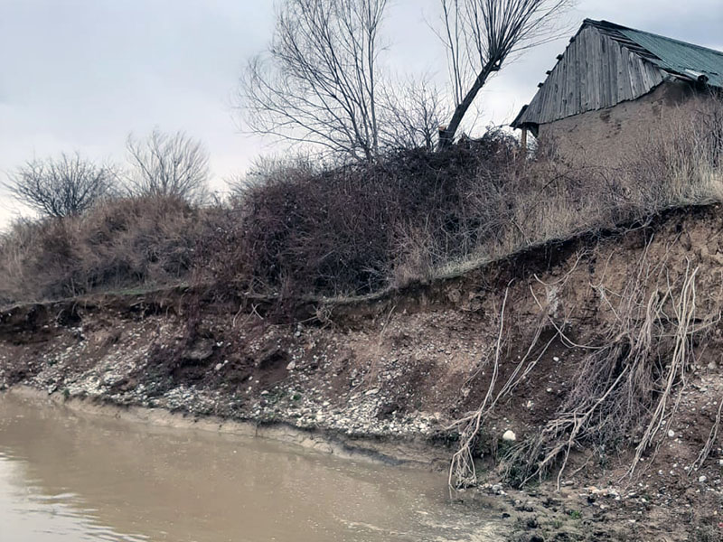 Русло реки Бадам меняют для предотвращения затоплений в Шымкенте