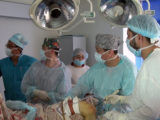 Операцию на суставах без разреза провели врачи в Шымкенте