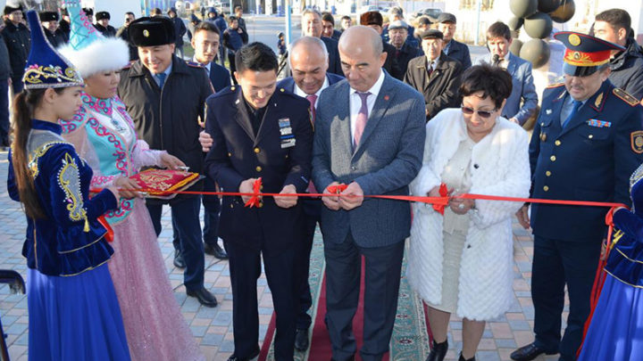 В Туркестане новым фронт-офисом удивляли лучшего полицейского Нью-Йорка