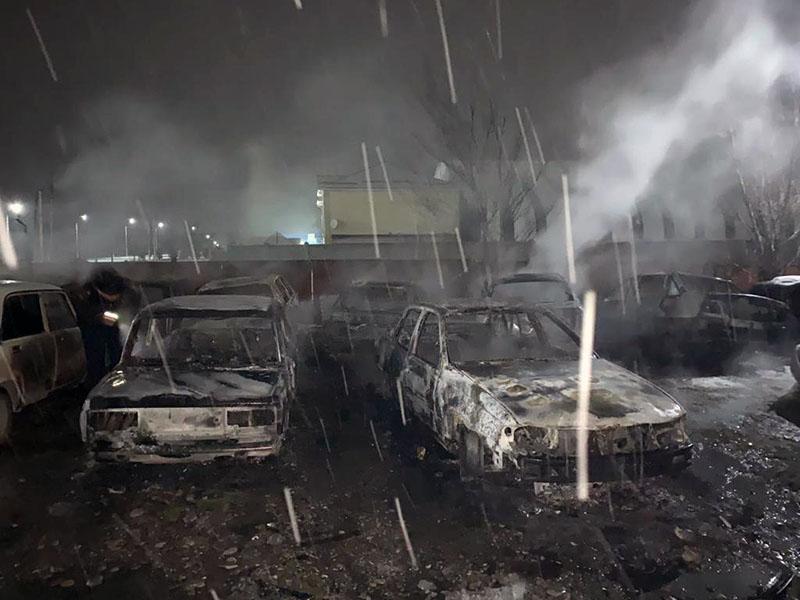 Автомобили на штрафстоянке поджог житель Туркестанской области