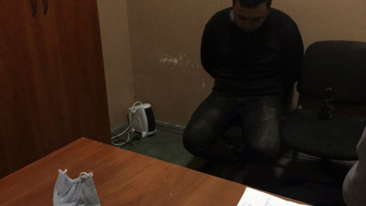 Марихуану в обуви пытался перевезти гражданин Узбекистана через границу