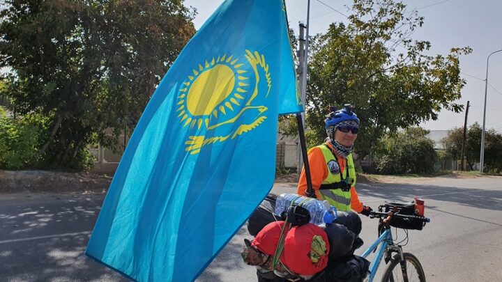 На велосипеде доехать из Алматы в Атырау решил казахстанец