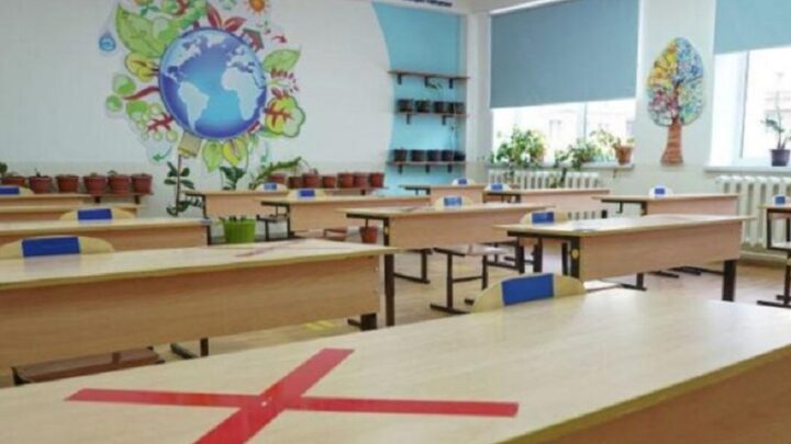 В карантине находятся 32 школы Шымкента
