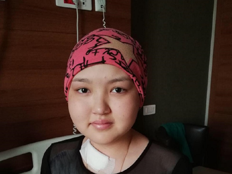 16-летней девушке нужна помощь, чтобы победить рак крови