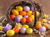 Топ -10 способов покраски пасхальных яиц без химии
