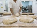 Муку из стабилизационного фонда пекарням Шымкента продавали дороже, чем на рынках