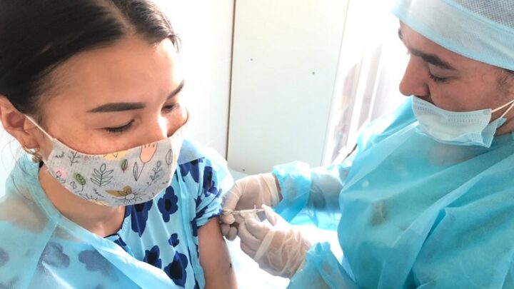 В Шымкенте вакцинировано 7 751 человек за прошедшие сутки