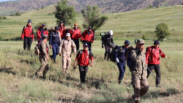 Пропавших туристов в горах Туркестанской области начал искать республиканский оперативно-спасательный отряд