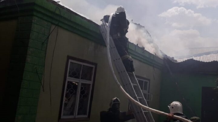 Взрыв газового баллона в доме предотвратили пожарные Шымкента