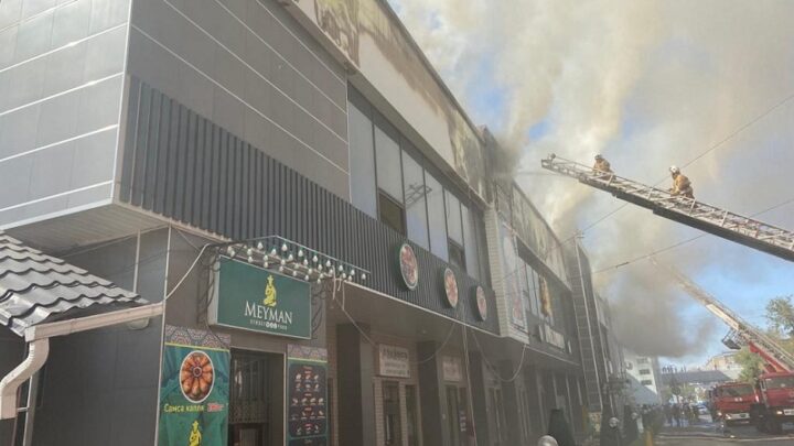 Крыша кафе "Крокус" сгорела в Шымкенте