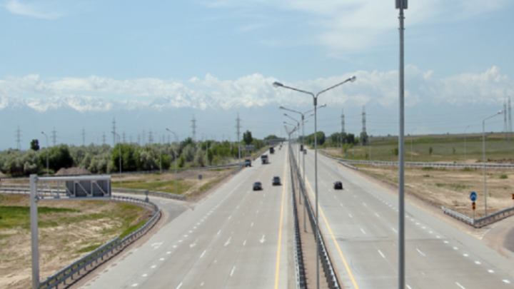 В Казахстане в ноябре водителям придется платить за проезд по дорогам