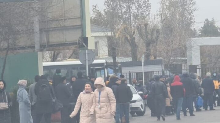 Из-за сообщения о заложенной бомбе в аэропорту Шымкента были задержаны рейсы