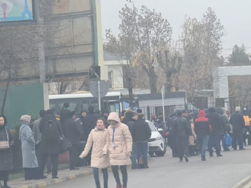 Из-за сообщения о заложенной бомбе в аэропорту Шымкента были задержаны рейсы
