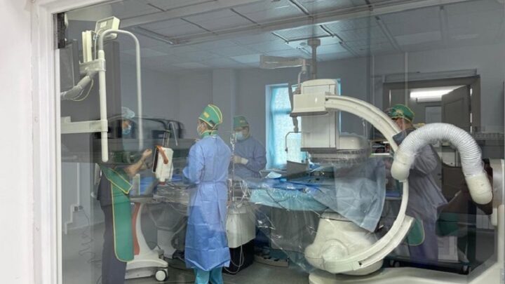 Врачи из Шымкента сделали операцию ребенку впервые на сердце