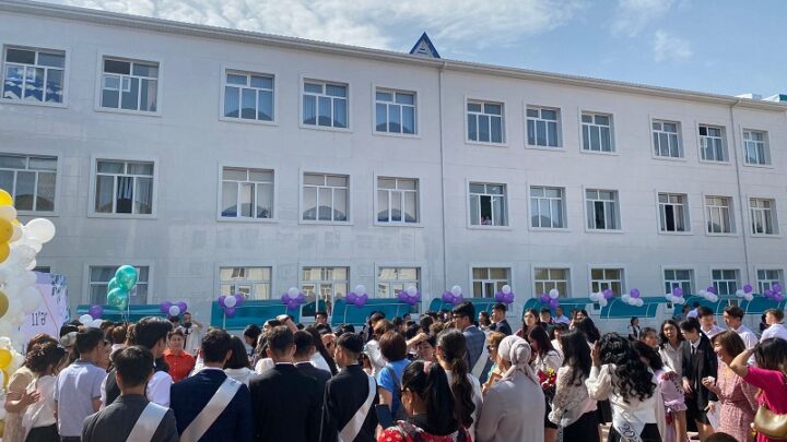 В этом году школы Шымкента заканчивают свыше 11 тысяч выпускников