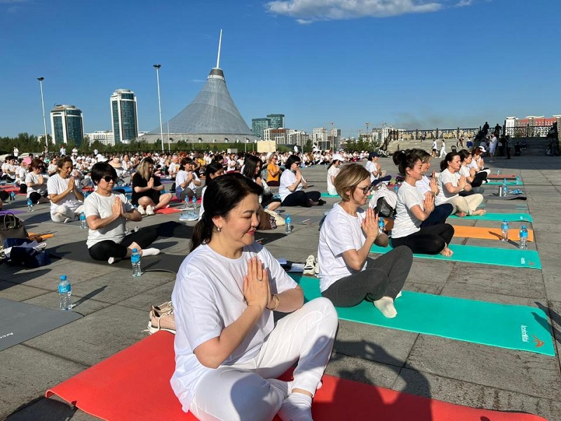 Министр здравоохранения РК приняла участие в открытии 8-ого Международного дня йоги