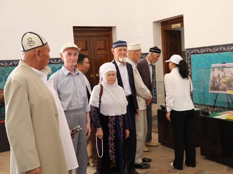 Выставка «Тайказан – символ счастья и процветания» открылась в Туркестане 