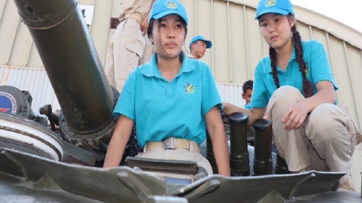 В Шымкенте более 300 ребят ознакомились с армейской жизнью