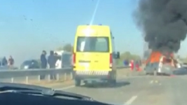 В результате ДТП сгорел автомобиль в Туркестанской области