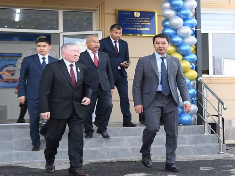 Школу имени Омирхана Козыбака открыли ко Дню республики в Туркестанской области