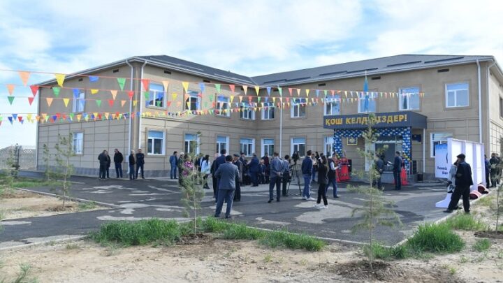 Школу имени Омирхана Козыбака открыли ко Дню республики в Туркестанской области