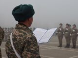 135 солдат приняли присягу в Шымкенте, сообщает vera.kz