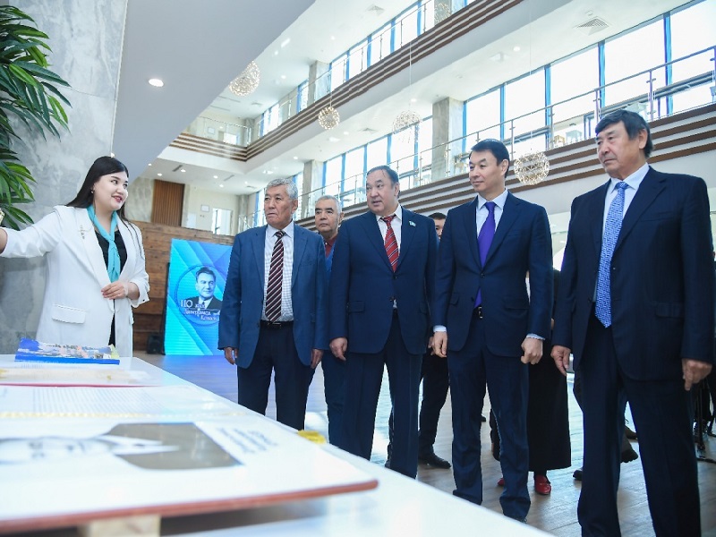 В Туркестане состоялась конференция, посвященная Динмухамеду Кунаеву