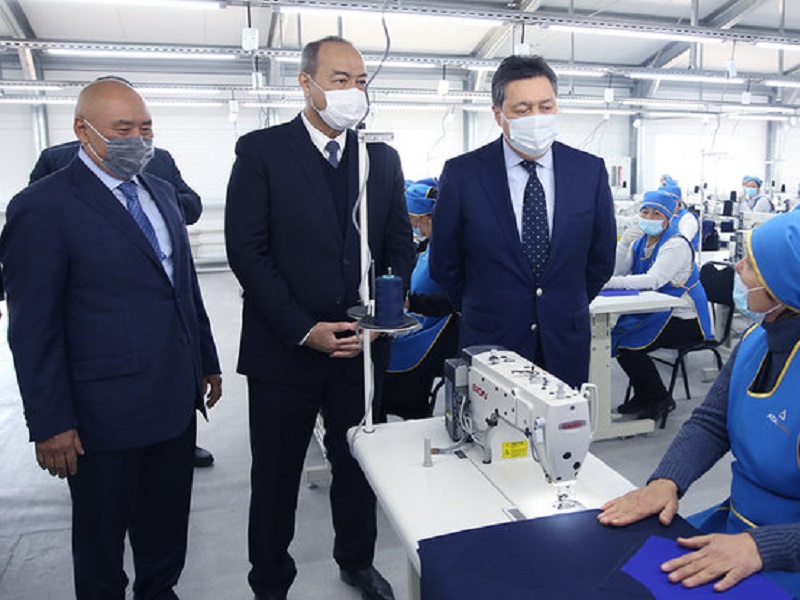 Узбекистанская компания предложила построить текстильный завод в Туркестане