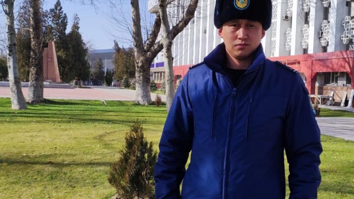 Капитана полиции, который задержал стрелка в центре Шымкента, повысят в звании