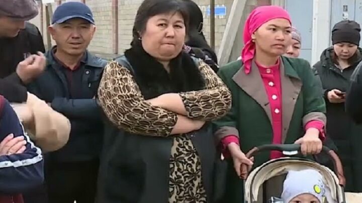 Жители Шымкента требуют закрыть алюминиевый завод