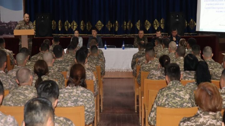 Безопасность воинской службы обсудили в Шымкенте