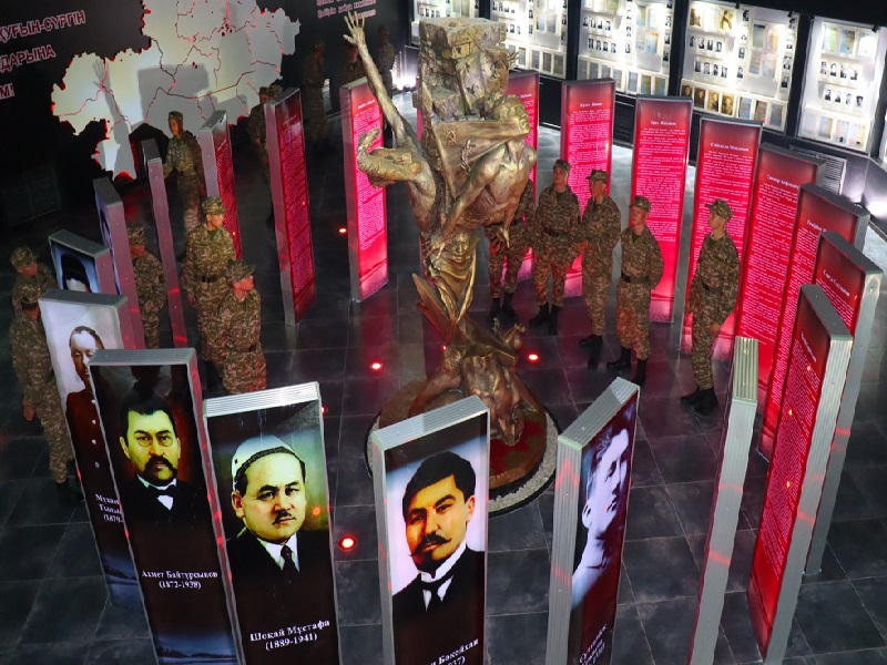 Экскурсию для для солдат провел музей жертв политических репрессий