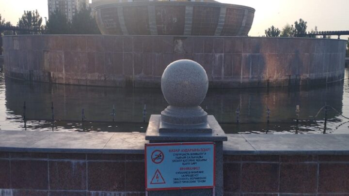 Эксперты выясняют причины смерти ребенка в фонтане около акимата Шымкента