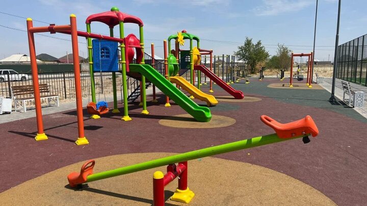 Число детских игровых площадок в Туркестане достигло 70