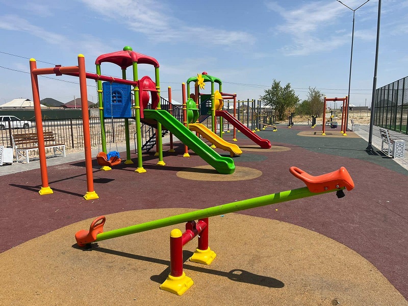 Число детских игровых площадок в Туркестане достигло 70