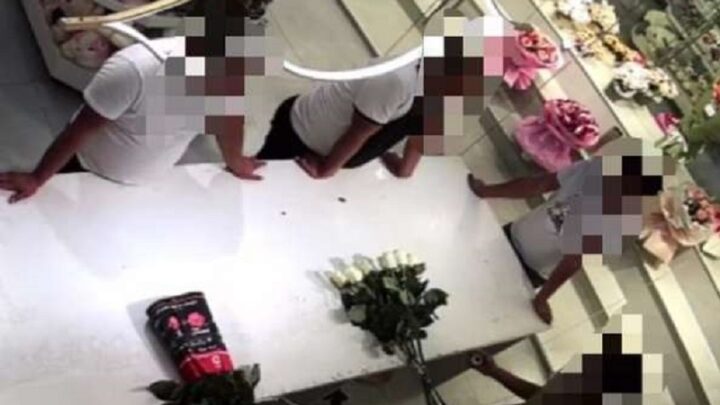 Строгий выговор за инцидент в цветочном салоне получил сотрудник ДГД