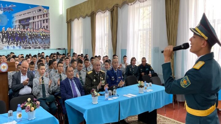 Ученикам  школы "Жас улан" в Шымкенте рассказали, как поступить в военный институт