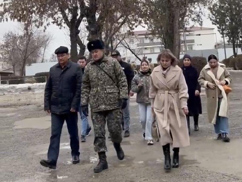 Солдатские матери посетили воинскую часть в Шымкенте