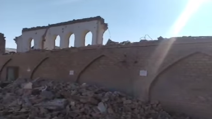 Мечеть в старом городе Шымкента не тронули. Снесли пристройку