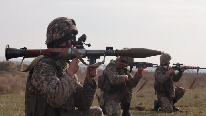 Сотни боевых стрельб прошли на полигоне в Туркестанской области