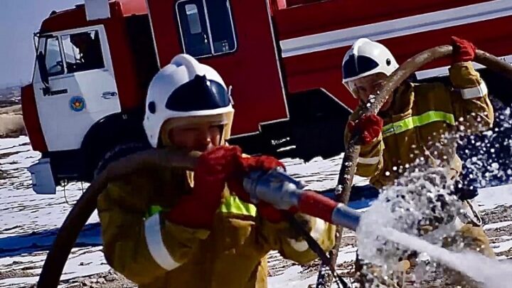 Пожарные отработали учебный пожарный сигнал тревоги