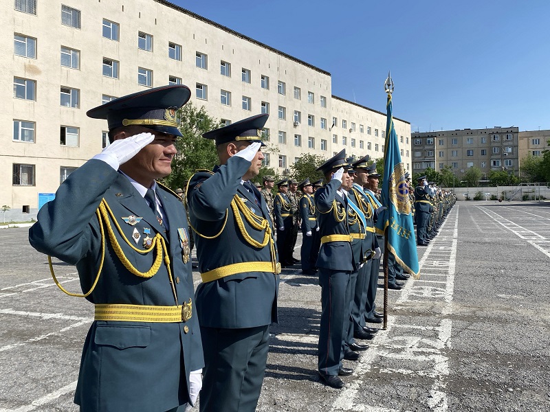 День защитника Отечества и день Победы отпраздновали гвардейцы в Шымкенте