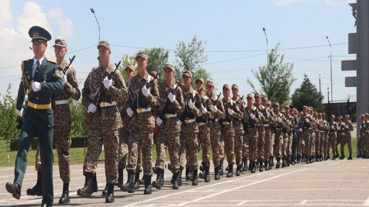 170 солдат в Шымкенте привели к воинской присяге