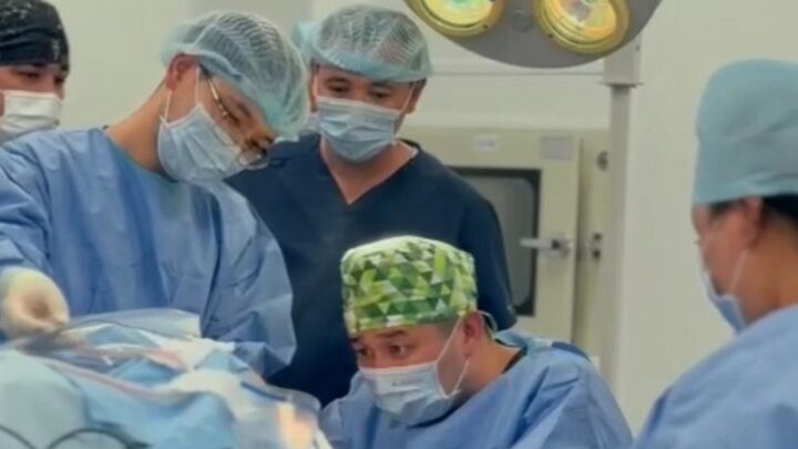 Шымкентские врачи провели уникальную операцию по удалению опухоли головного мозга с помощью нейронавигационного устройства