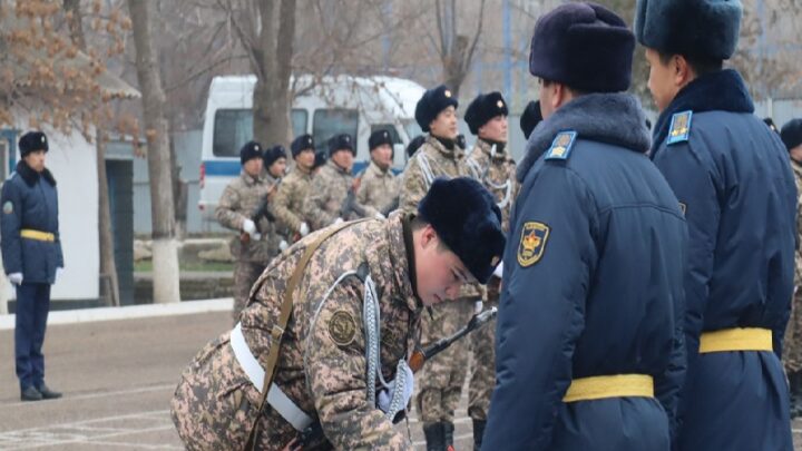 Новобранцы бригады ПВО приняли присягу в Шымкенте