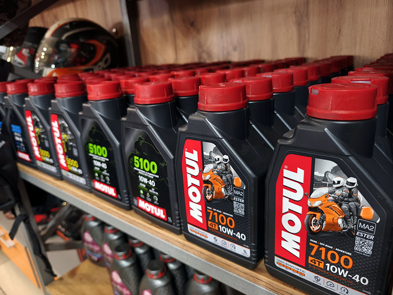 Моторное масло Motul в Шымкенте, Motul в Шымкенте, Купить Motul в Шымкенте, Продажа Motul в Шымкенте, Официальный продавец Motul в Шымкенте, Моторное масло Motul 300V в Шымкенте, Моторное масло Motul 3000 в Шымкенте, Моторное масло Motul 5000 в Шымкенте, Моторное масло Motul 5100 в Шымкенте, Моторное масло Motul 7100 в Шымкенте