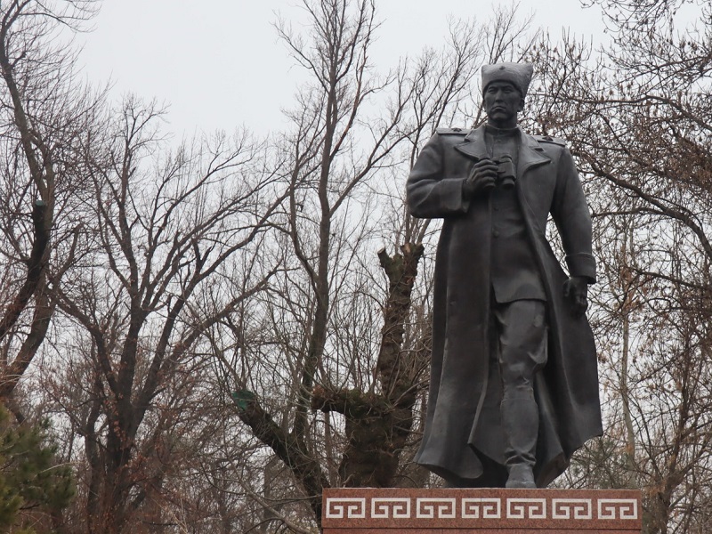 В Шымкенте почтили память генерала Сабыра Рахимова